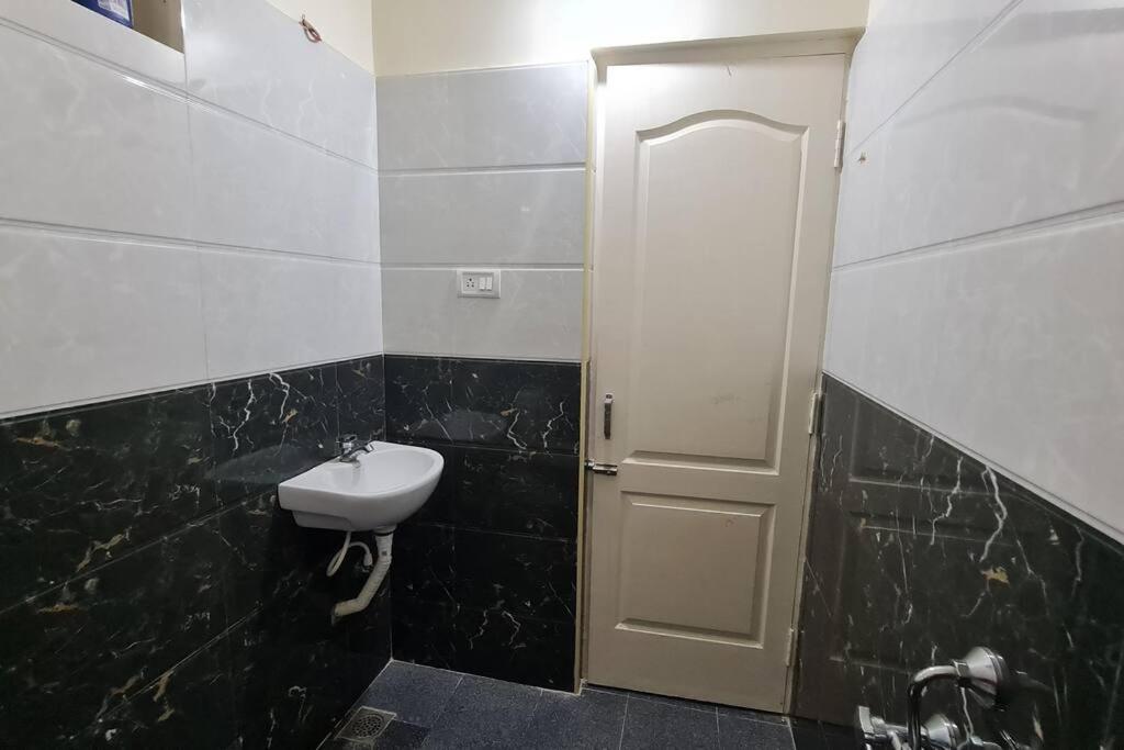 Kamalam 2 Bhk - Non Ac Villa Kojambuttúr Kültér fotó